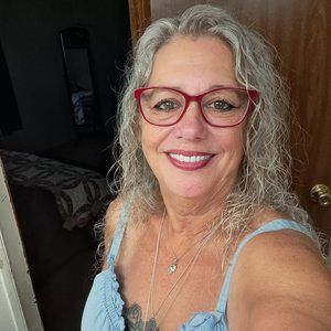 Meet your Posher, Ava